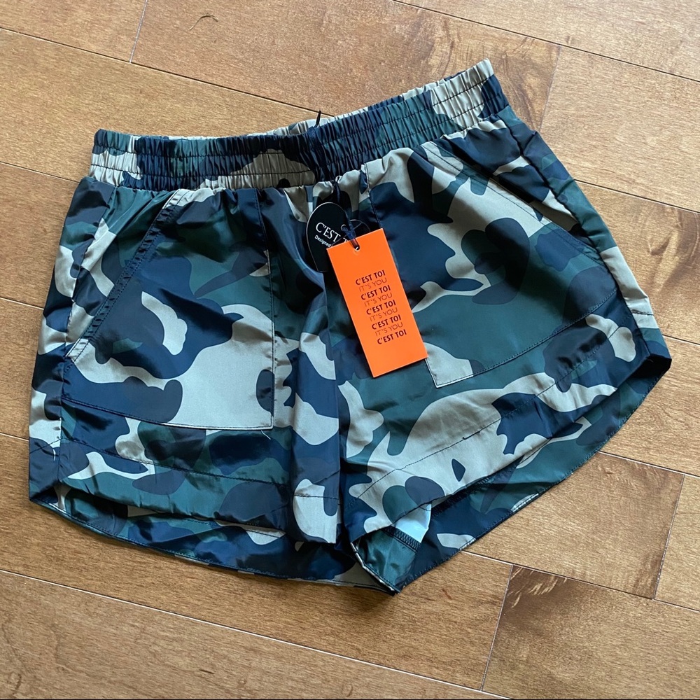 FINAL SALE NEW ☺︎Forever 21☺︎ Camo Shorts